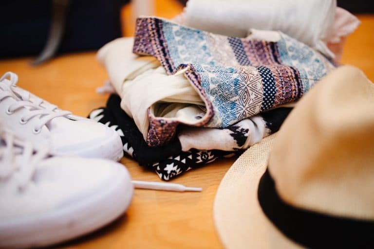 Consejos sobre la ropa para viajar en verano