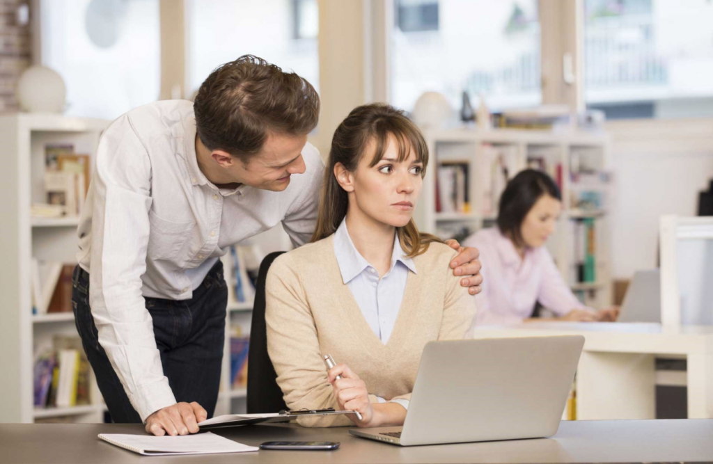 Reconoce el acoso sexual en el trabajo