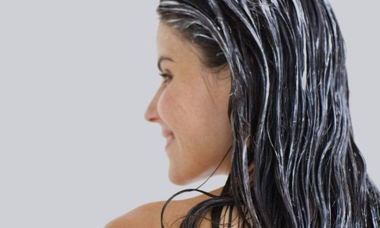 Co-washing: el método para lavarse el pelo sin champú