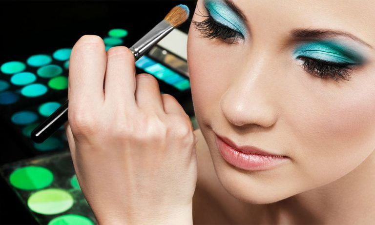 Buenas razones por las que no deberías compartir tu maquillaje