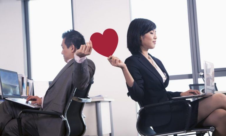 Amor en el trabajo: ¿Beneficio o perjuicio?