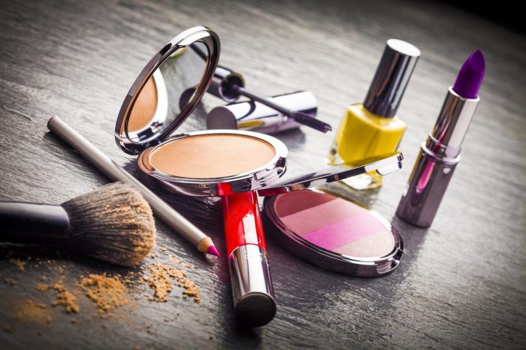 ¿Cuánto duran los cosméticos? ¿Tienen caducidad?
