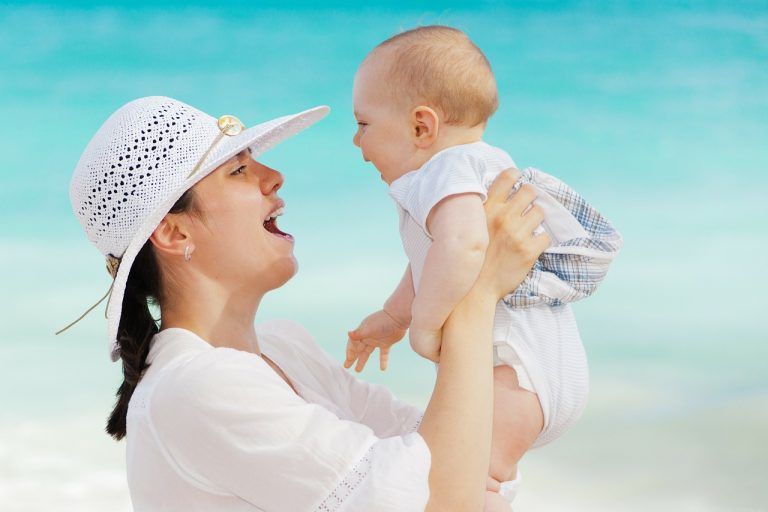 Acné neonatal cuidado del bebé