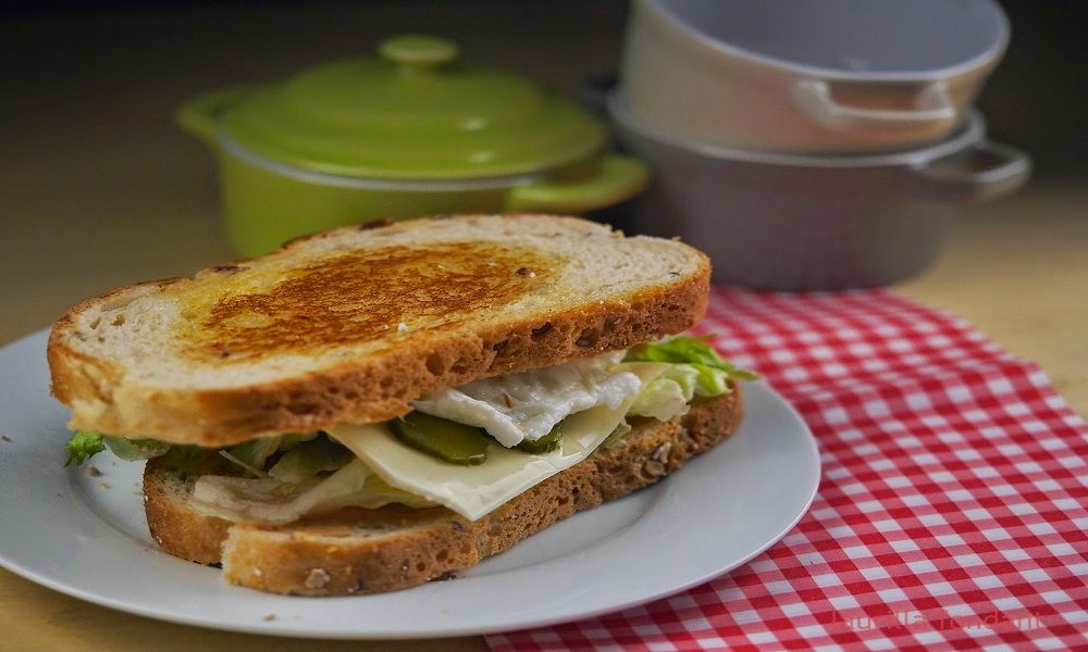 Sandwich de huevo al microondas