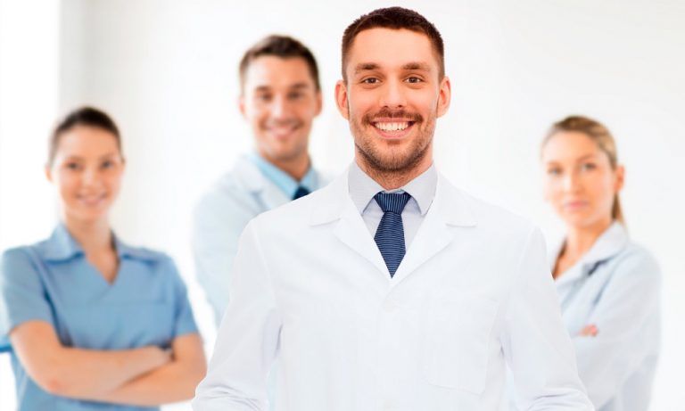 médico