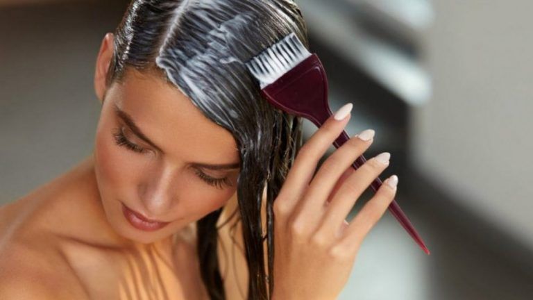 teñirse las canas con henna