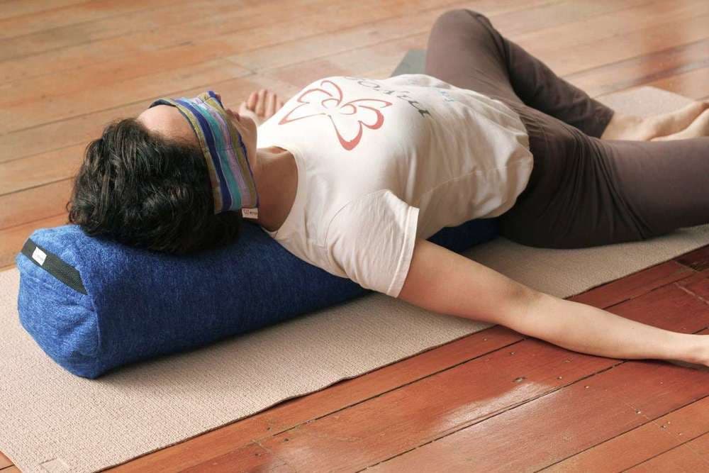 bolster para hacer yoga