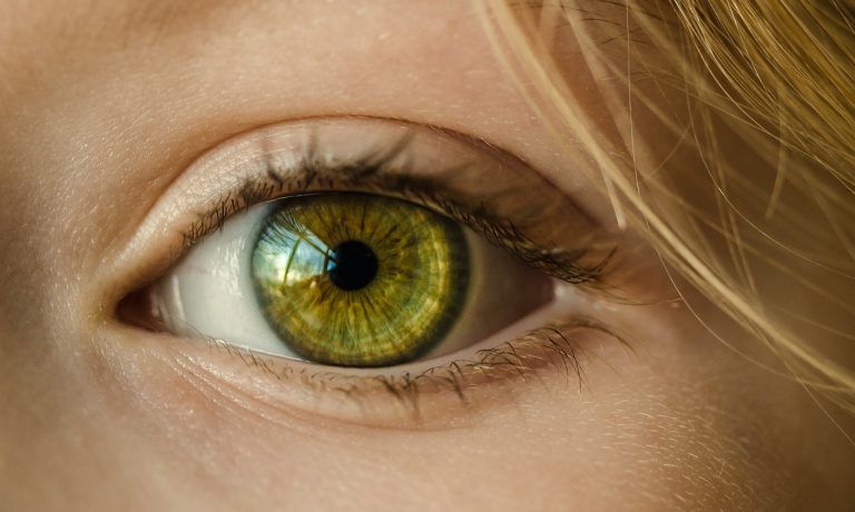 ojos verdes