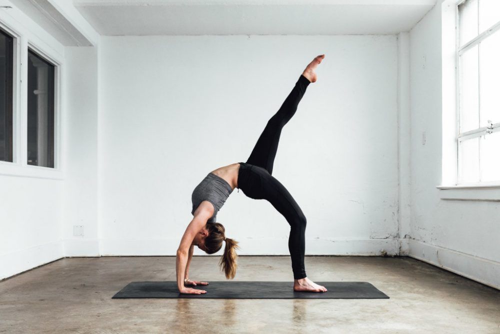 posiciones especiales del yoga bowspring