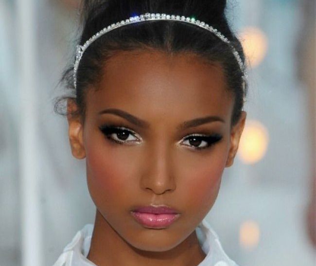 Maquillaje para novias en pieles morenas