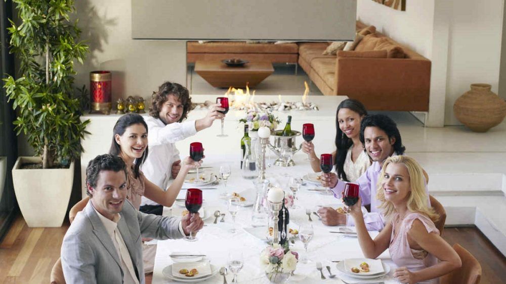 Cómo vestirse para comidas y cenas informales