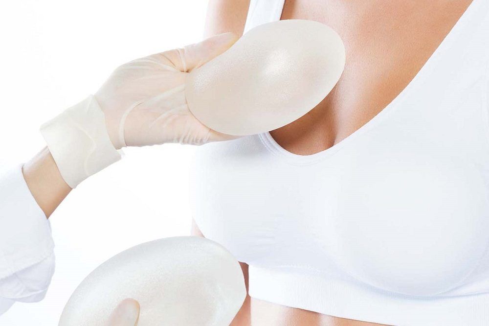 implantes mamarios para aumento de pecho