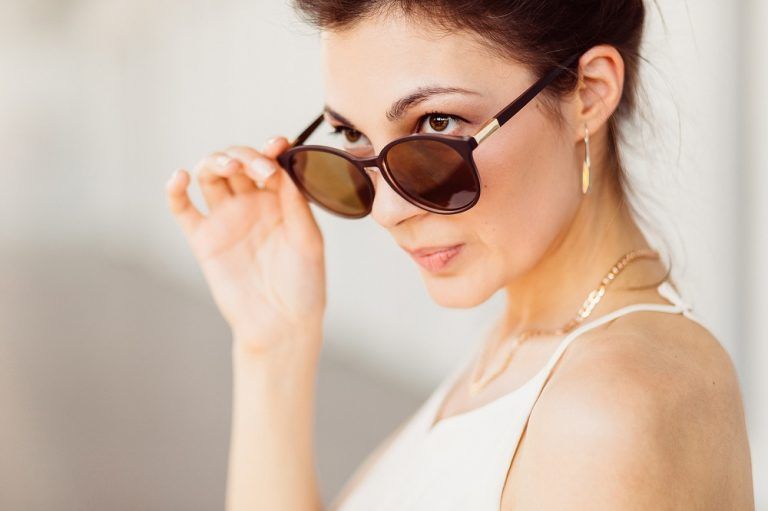 Protegen igual unas gafas de sol baratas que unas de óptica