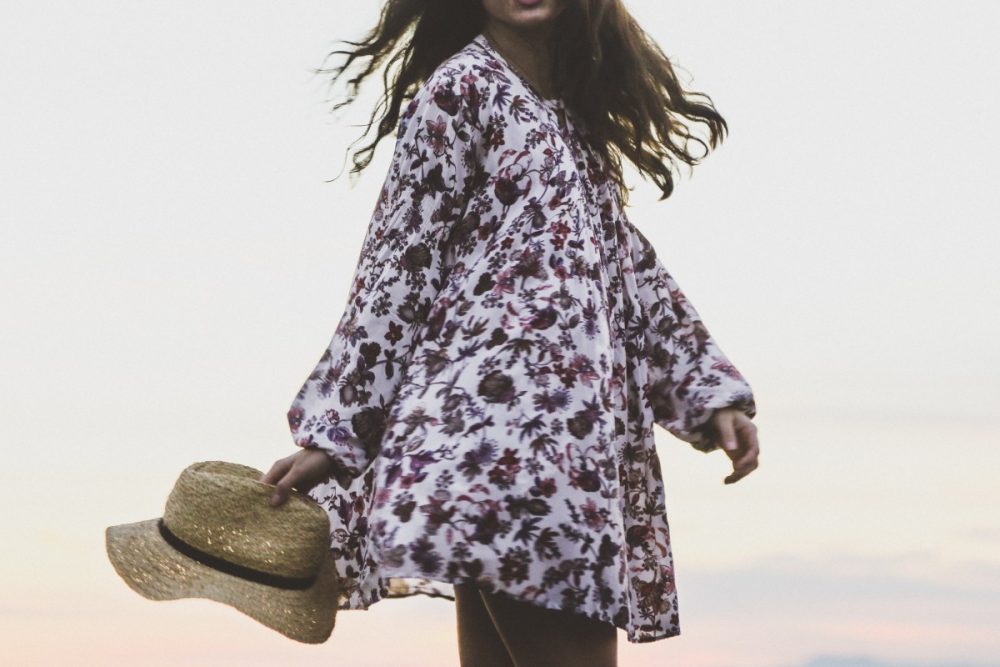 Vestido camisero fresco, un look ideal para vestir bien en verano