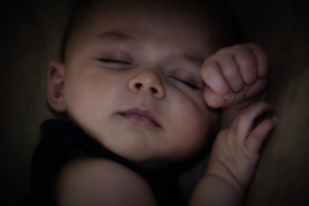 Un bebé duerme de 16 a 17 horas