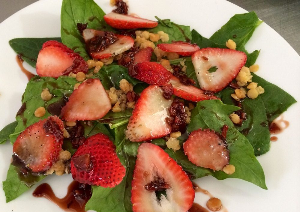 Ensalada de espinacas y fresas 
