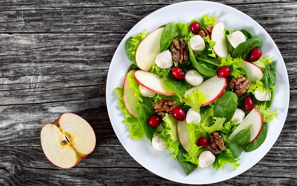 Ensalada de espinacas y manzana