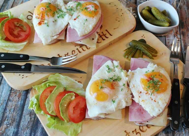 Formas saludables para cocinar huevos sin pecar demasiado