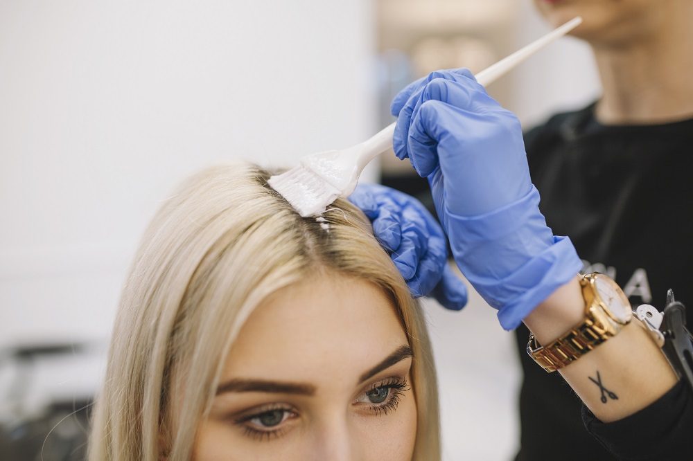 Para teñir el cabello es mejor usar tintes naturales o vegetales