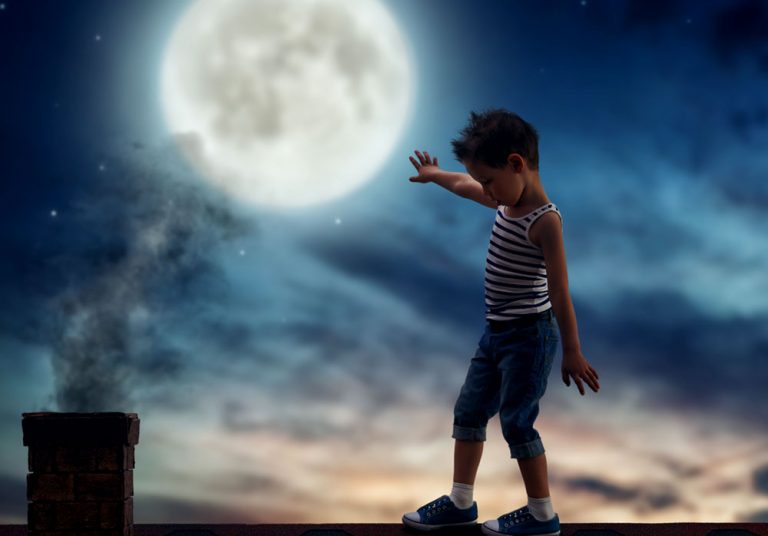 Qué es el sonambulismo infantil