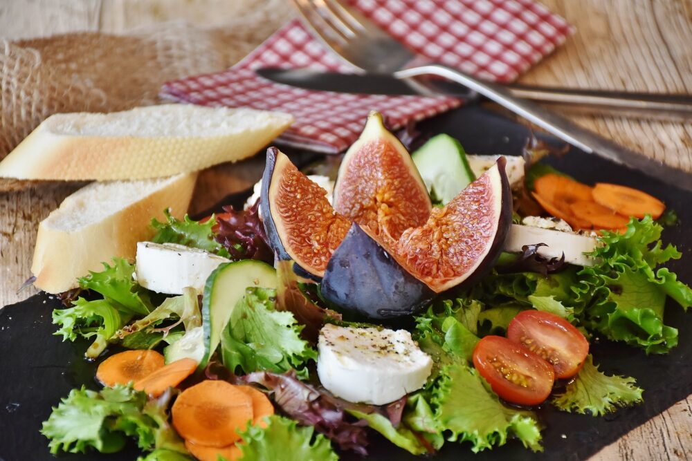 recetas de ensaladas con fruta saludables y muy fáciles