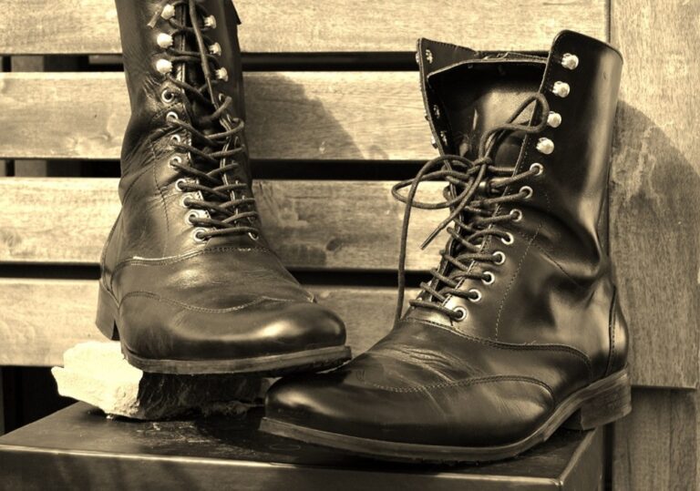 Cómo combinar tus botas militares