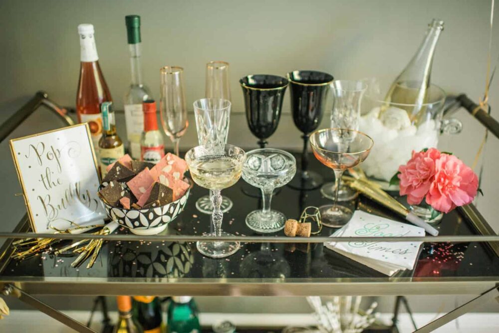 Champange bar, ideas DIY para decorar la mesa de Nochevieja