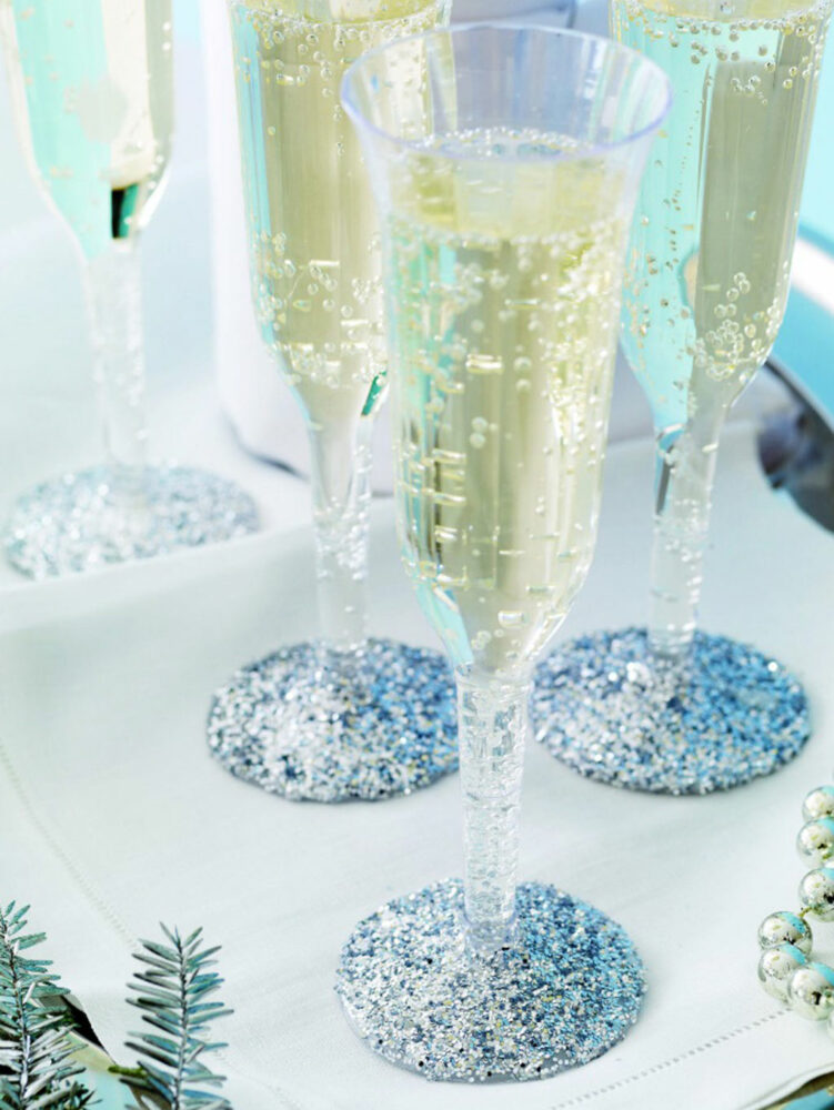 Copas con brillo, ideas DIY para decorar la mesa de Nochevieja