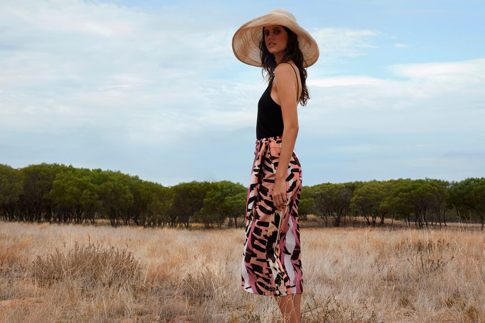 incluir un pañuelo en tu look de verano