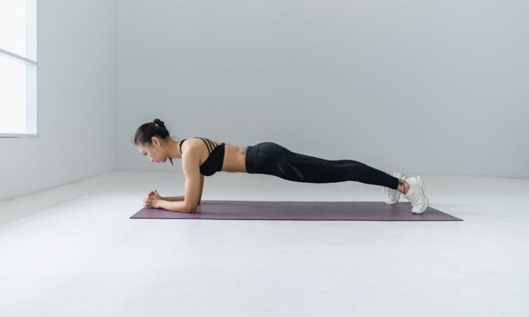 Los mejores ejercicios para hacer la operación bikini en casa