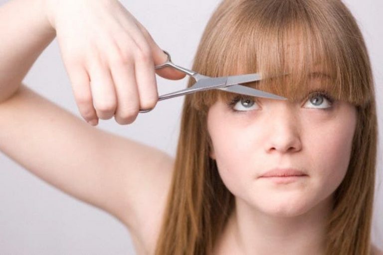 Trucos para cortarte el pelo sola