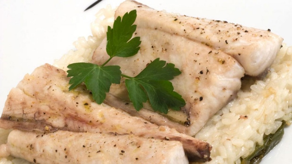Caballa asada con arroz receta