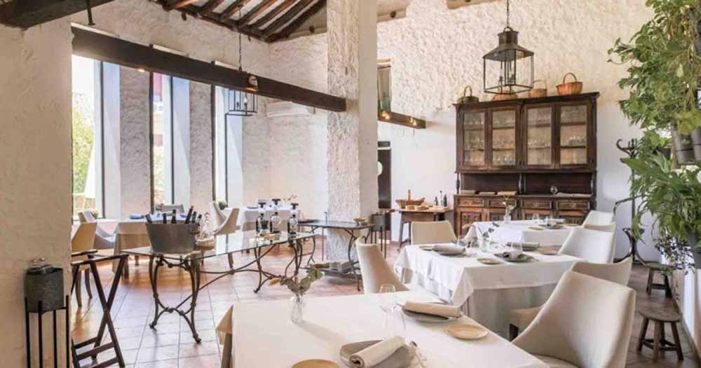 Restaurante moderno Casa Elena
