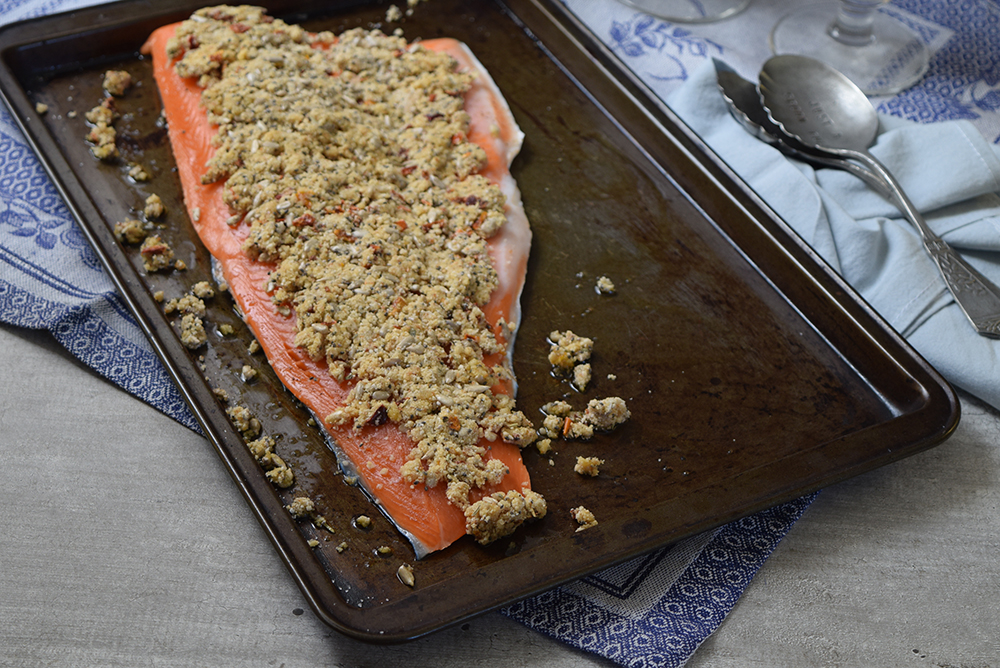 Salmón al horno con frutos secos