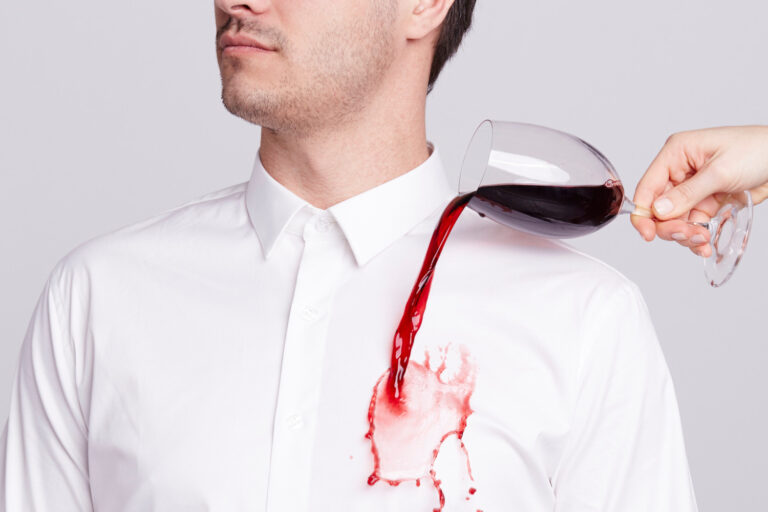 trucos para quitar manchas de vino