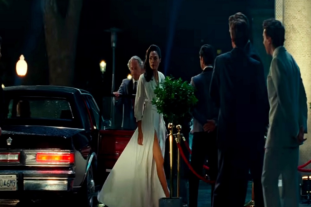 Estamos seguros de que el atuendo usado en Wonder Woman 1984 se convertirá en uno de los vestidos icónicos en la historia del cine
