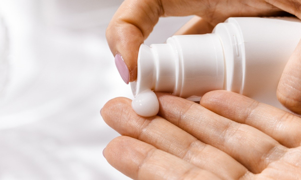aplicar crema