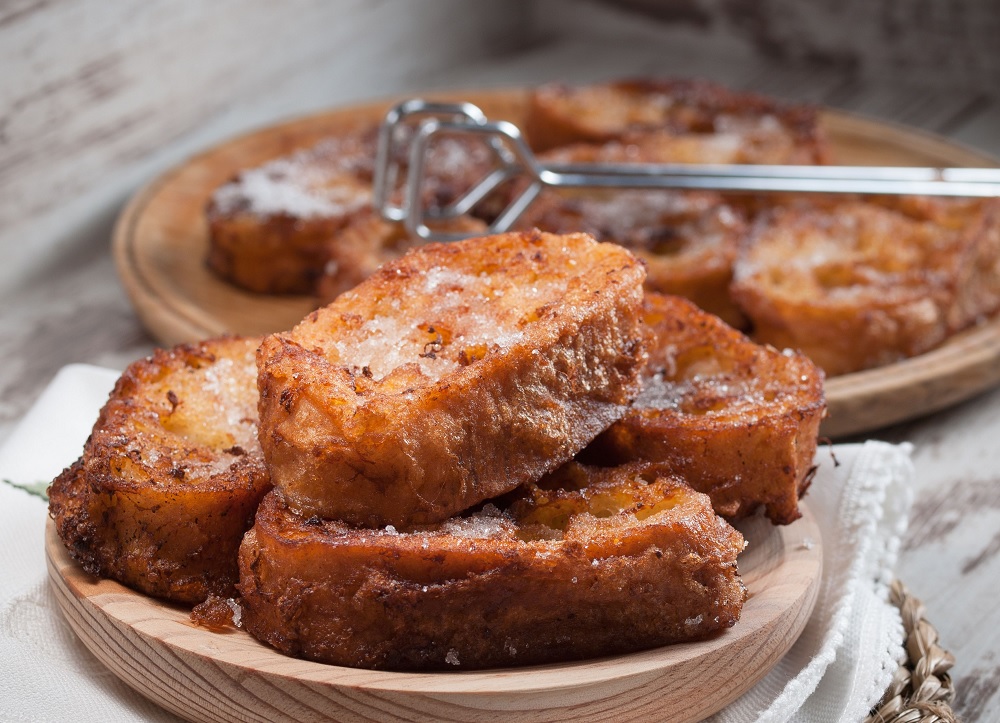 La receta de torrijas caseras es una de las más fáciles de seguir