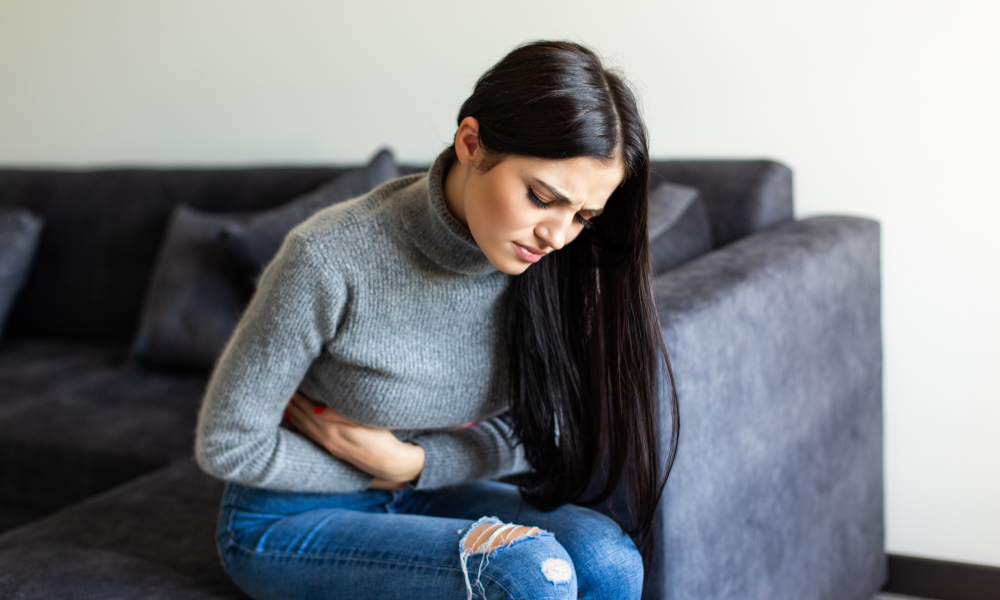 dolor de ovarios después de la regla