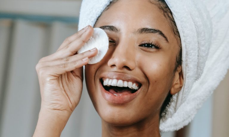 ¿Cómo es la mejor agua micelar?