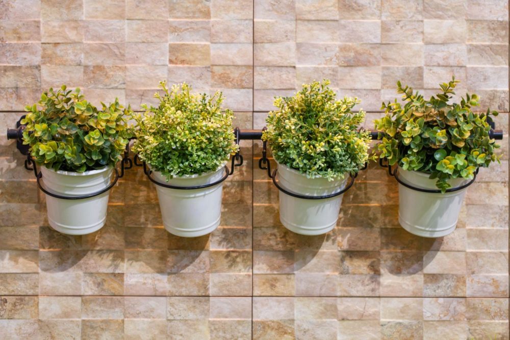 decoración de patios interiores pequeños cerrados