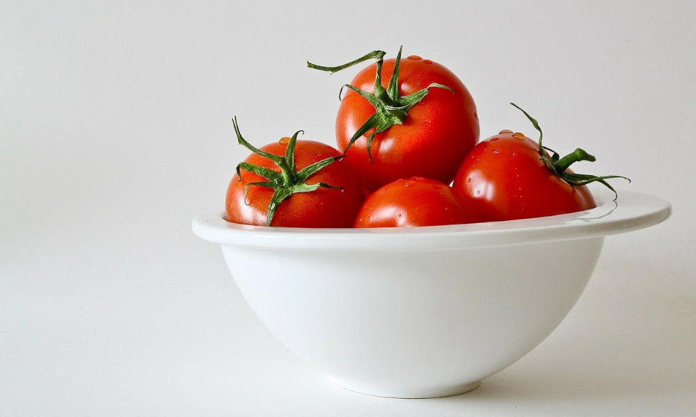 colágeno natural para el rostro: tomates