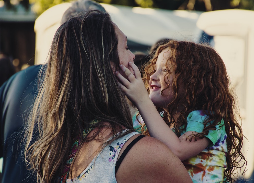 Una de las ventajas de ser madre soltera es la creación de un vínculo muy fuerte con los hijos