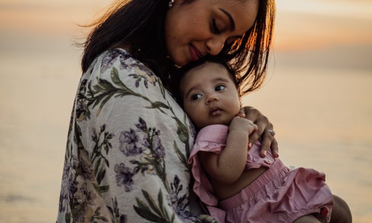 Ser madre soltera es todo un reto para las mujeres