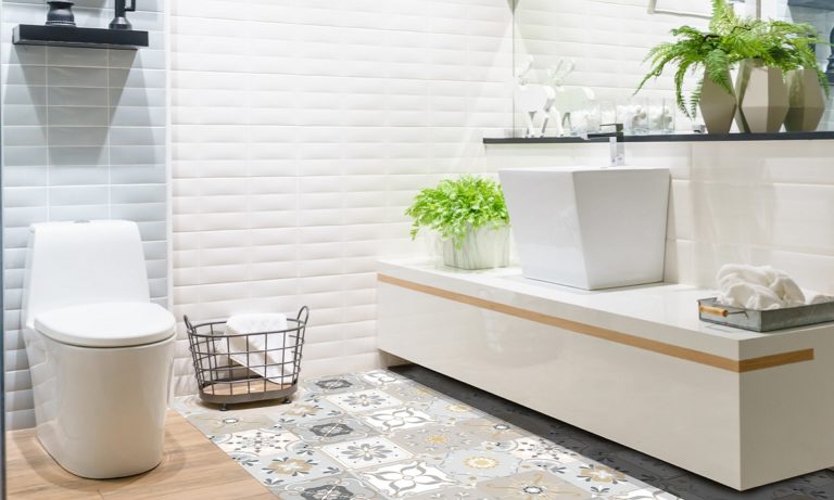 colocar suelo vinílico en el baño