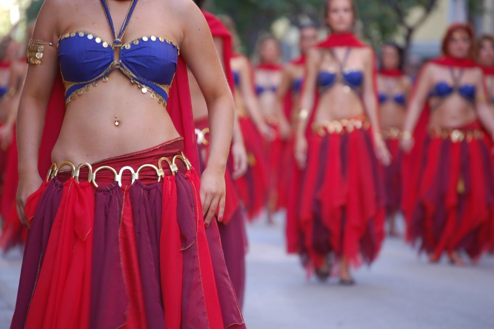 La danza del vientre ayuda con el parto y la menstruación