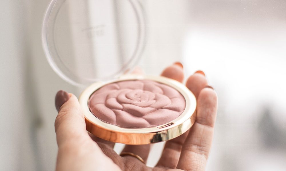 como saber el tono de mi base de maquillaje